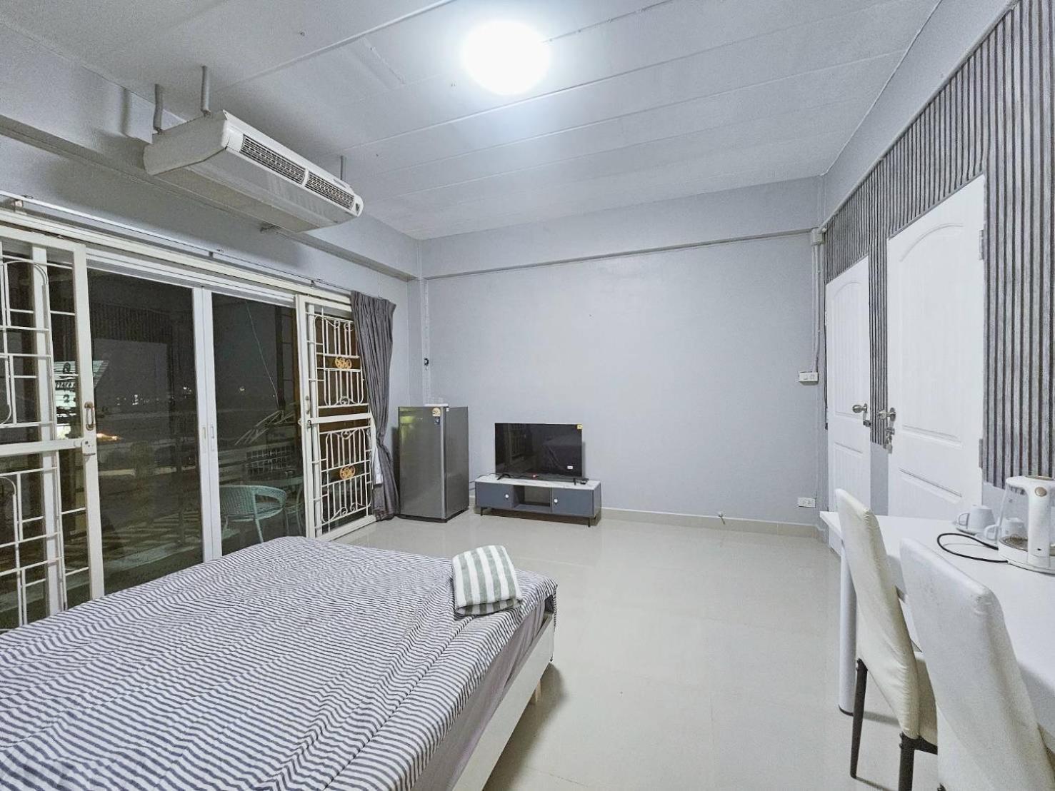 Future Hostel Pattaya Nong Prue Экстерьер фото