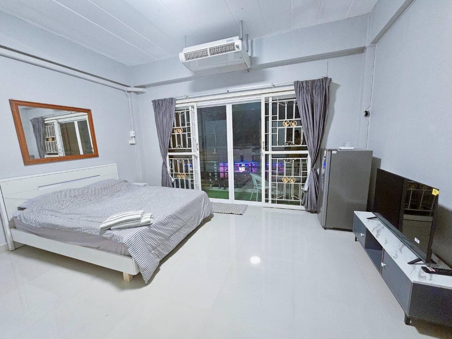 Future Hostel Pattaya Nong Prue Экстерьер фото